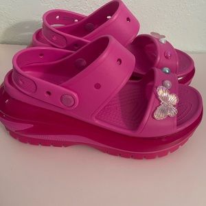 Mega crush sandals platform crocs w8